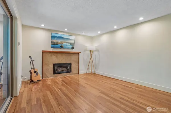 4629 W Lake Sammamish Pkwy SE #H206, Issaquah, WA 98027
