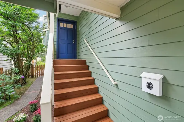 317 NE 91st ST, Seattle, WA 98115