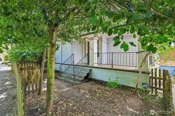 929 13th AVE E, Seattle, WA 98102