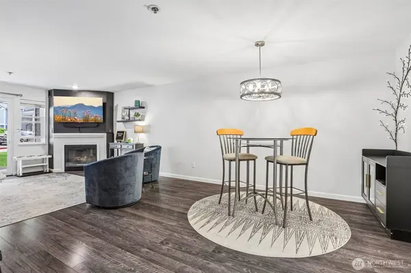 250 NW Dogwood ST #E104, Issaquah, WA 98027