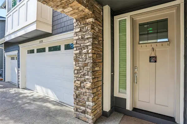 1329 Salish AVE SE, North Bend, WA 98045