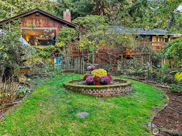 15226 26th AVE SW, Burien, WA 98166