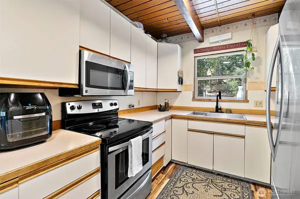 46020 SE 174th ST, North Bend, WA 98045