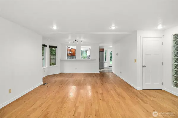 14930 NE 204th ST, Woodinville, WA 98072