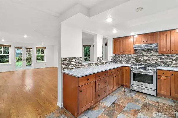 14930 NE 204th ST, Woodinville, WA 98072