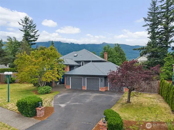 1051 Laforest DR SE, North Bend, WA 98045