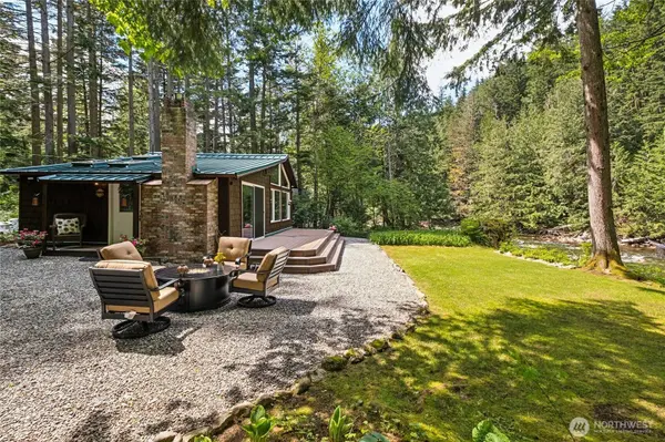 49522 SE 172nd ST, North Bend, WA 98045