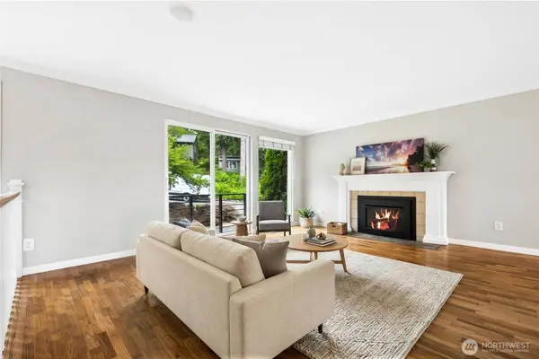 304 128th AVE SE, Bellevue, WA 98005