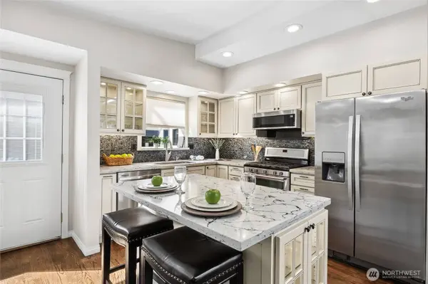 15438 SE 42nd ST, Bellevue, WA 98006