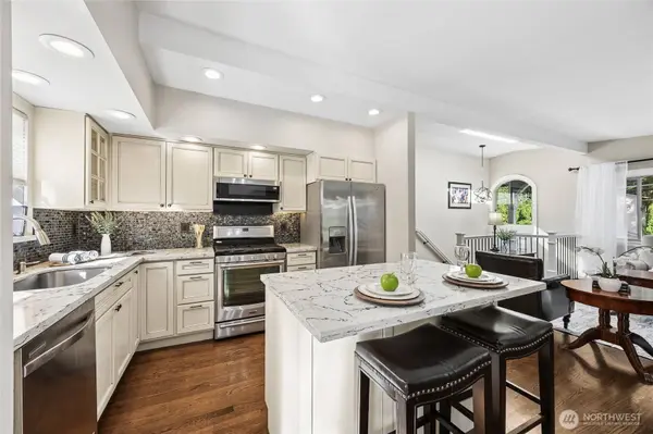 15438 SE 42nd ST, Bellevue, WA 98006