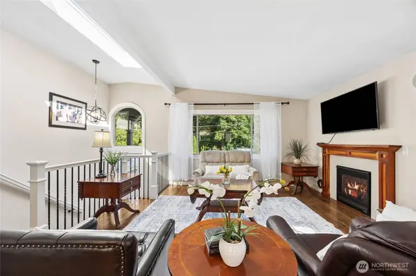 15438 SE 42nd ST, Bellevue, WA 98006