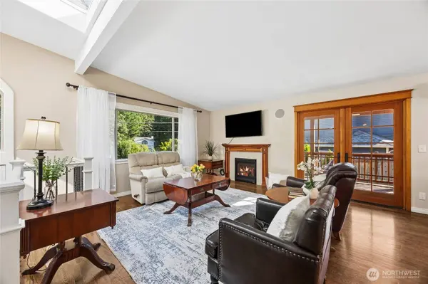 15438 SE 42nd ST, Bellevue, WA 98006