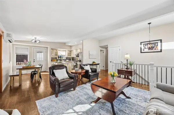 15438 SE 42nd ST, Bellevue, WA 98006