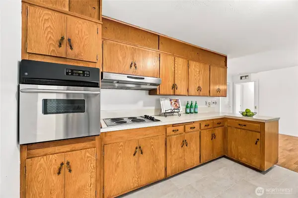 16217 SE Newport WAY, Bellevue, WA 98006