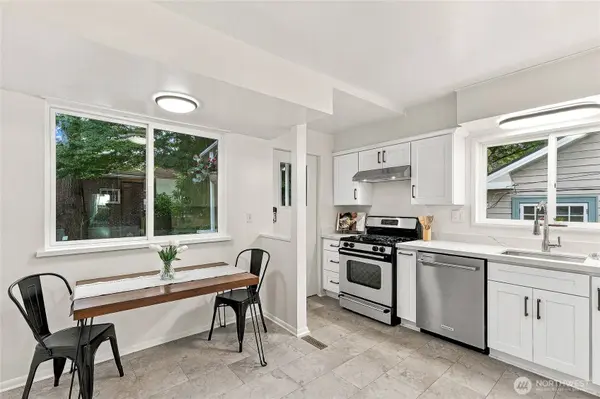5756 25th AVE NE, Seattle, WA 98105
