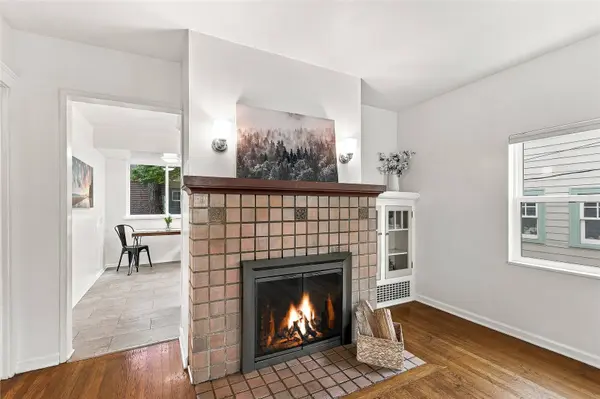 5756 25th AVE NE, Seattle, WA 98105