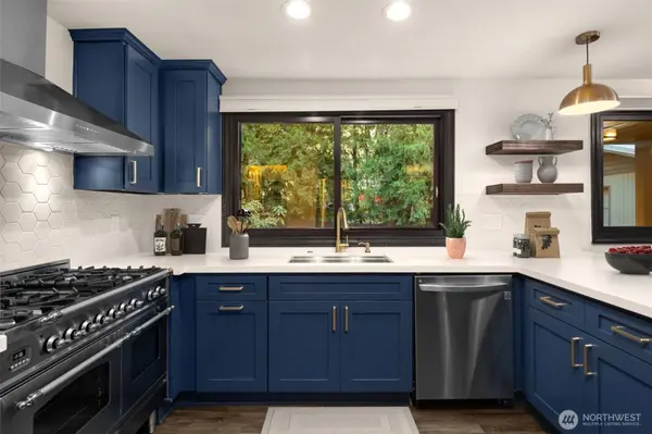 16417 210th AVE NE, Woodinville, WA 98077