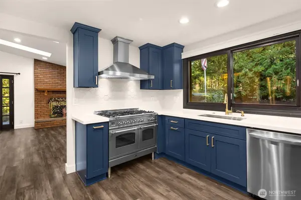 16417 210th AVE NE, Woodinville, WA 98077