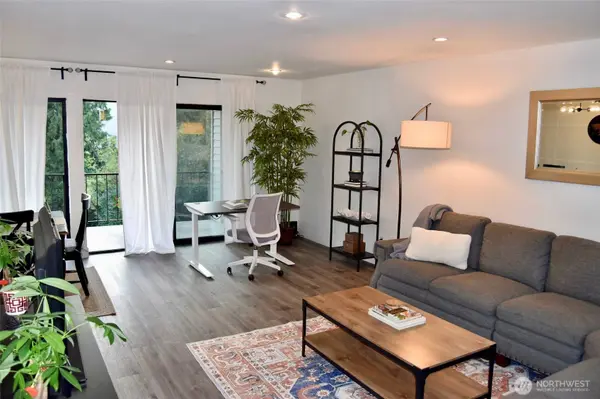 321 Bellevue Way SE #202, Bellevue, WA 98004