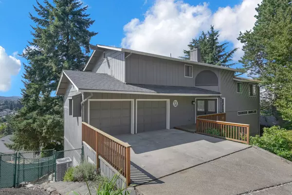 952 Summit Blvd, Springfield, OR 97477-3767