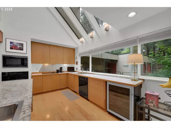 3780 VINE MAPLE ST, Eugene, OR 97405