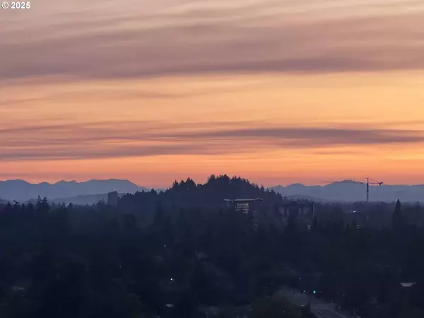 952 SUMMIT BLVD, Springfield, OR 97477