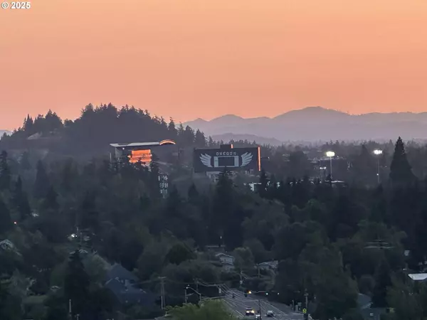 952 SUMMIT BLVD, Springfield, OR 97477