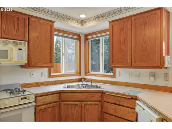 1075 BROTHERTON AVE, Eugene, OR 97404