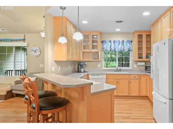 43950 MCKENZIE HWY, Walterville, OR 97489