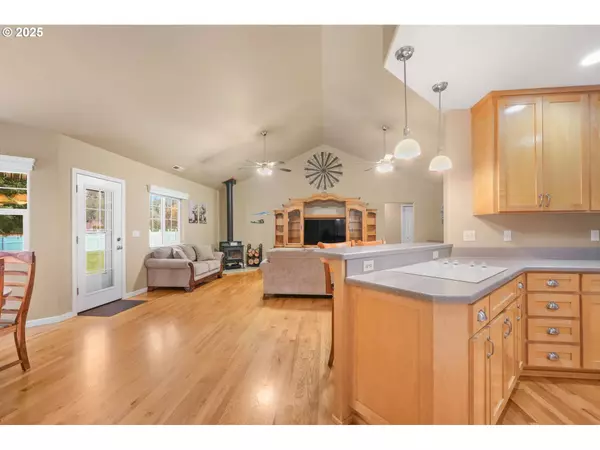 43950 MCKENZIE HWY, Walterville, OR 97489