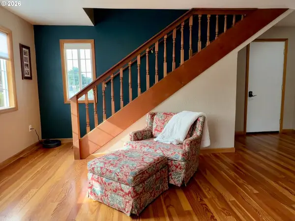 945 2ND ST, Bandon, OR 97411