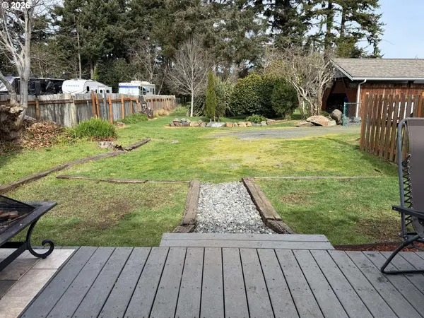 945 2ND ST, Bandon, OR 97411