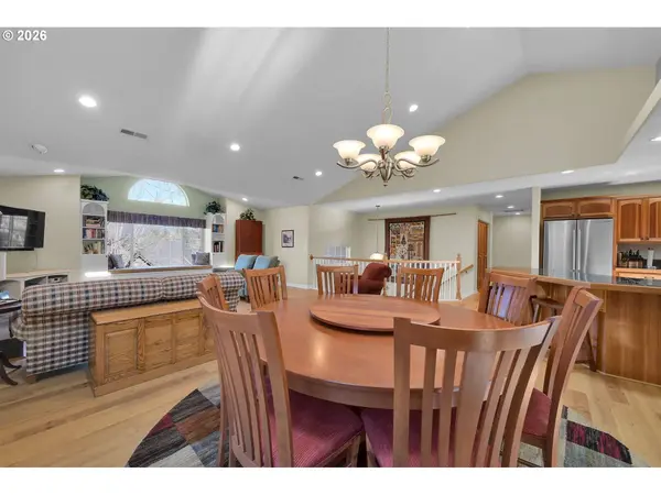 3533 AMBLESIDE DR, Springfield, OR 97477