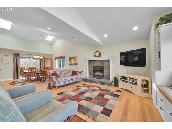 3533 AMBLESIDE DR, Springfield, OR 97477