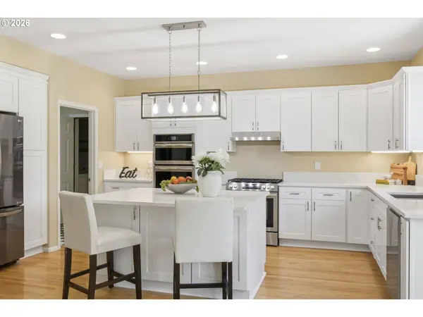3325 PARK HILLS DR, Eugene, OR 97405