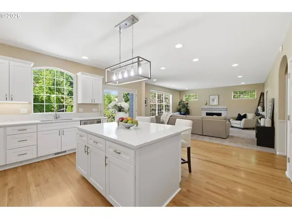 3325 PARK HILLS DR, Eugene, OR 97405