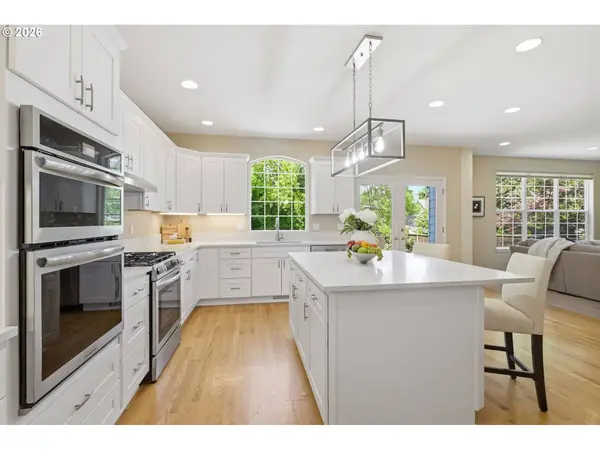 3325 PARK HILLS DR, Eugene, OR 97405