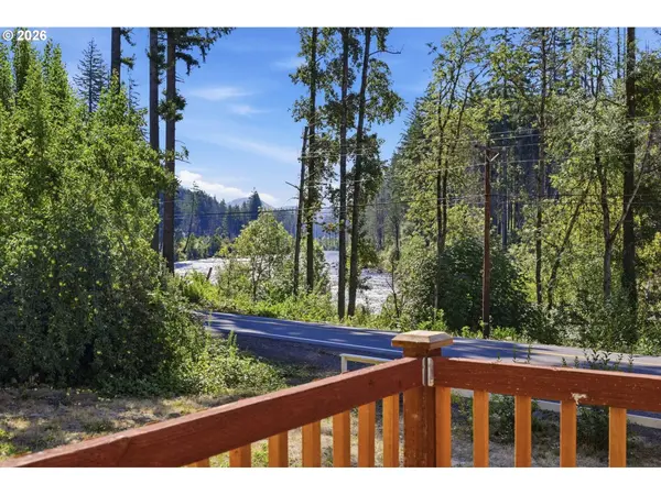 47901 MCKENZIE HWY, Vida, OR 97488