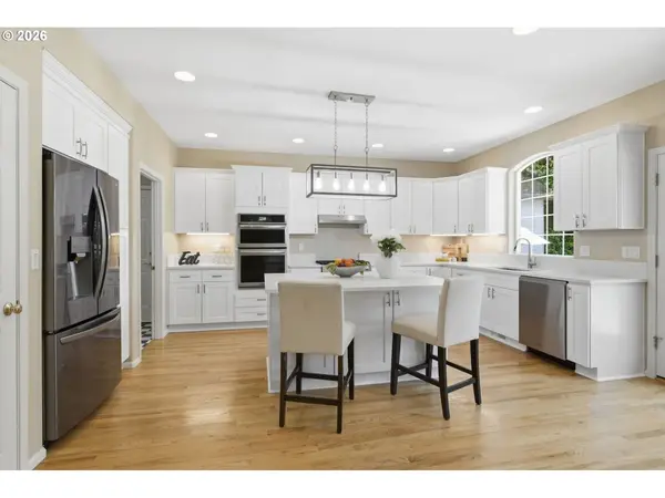 3325 PARK HILLS DR, Eugene, OR 97405