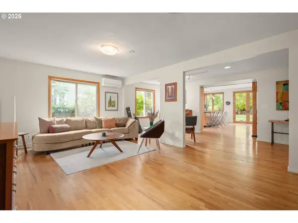 1455 E 23rd AVE, Eugene, OR 97403