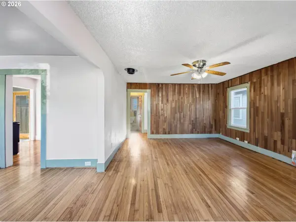 2380 Emerald ST, Eugene, OR 97403