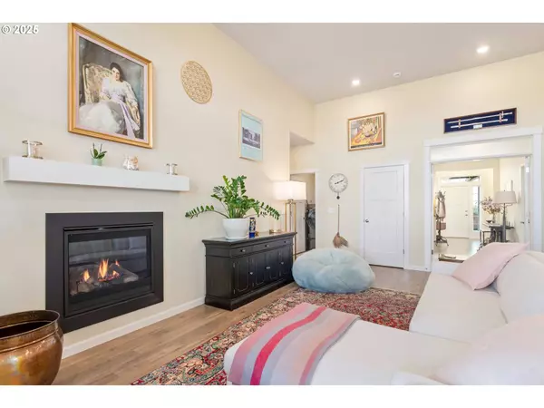 2708 W 15TH AVE, Junction City, OR 97448