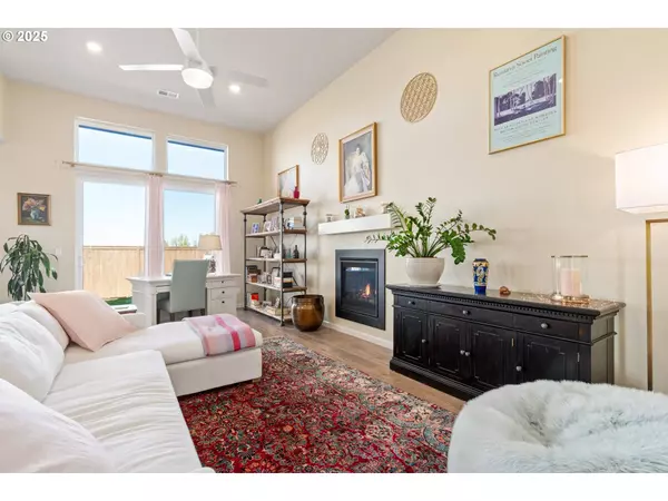 2708 W 15TH AVE, Junction City, OR 97448