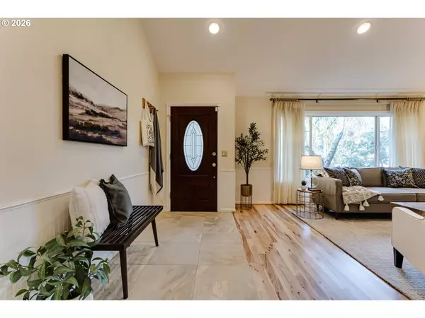 555 STONEGATE ST, Eugene, OR 97401