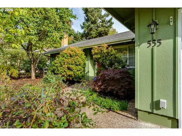 555 STONEGATE ST, Eugene, OR 97401