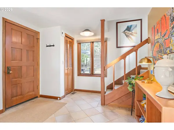 2311 DOUGLAS DR, Eugene, OR 97405