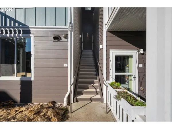 172 OAKLEIGH LN #221, Eugene, OR 97404