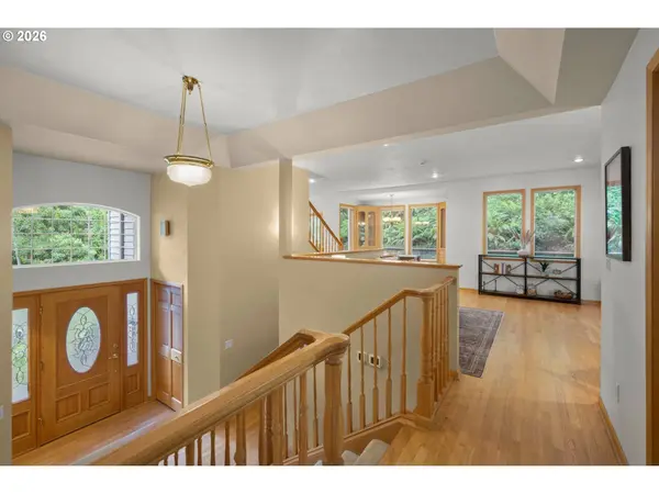 3078 HENDRICKS HILL DR, Eugene, OR 97403