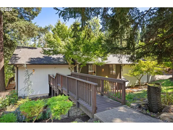 27 MARLBORO LN, Eugene, OR 97405