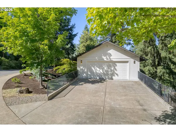 27 MARLBORO LN, Eugene, OR 97405